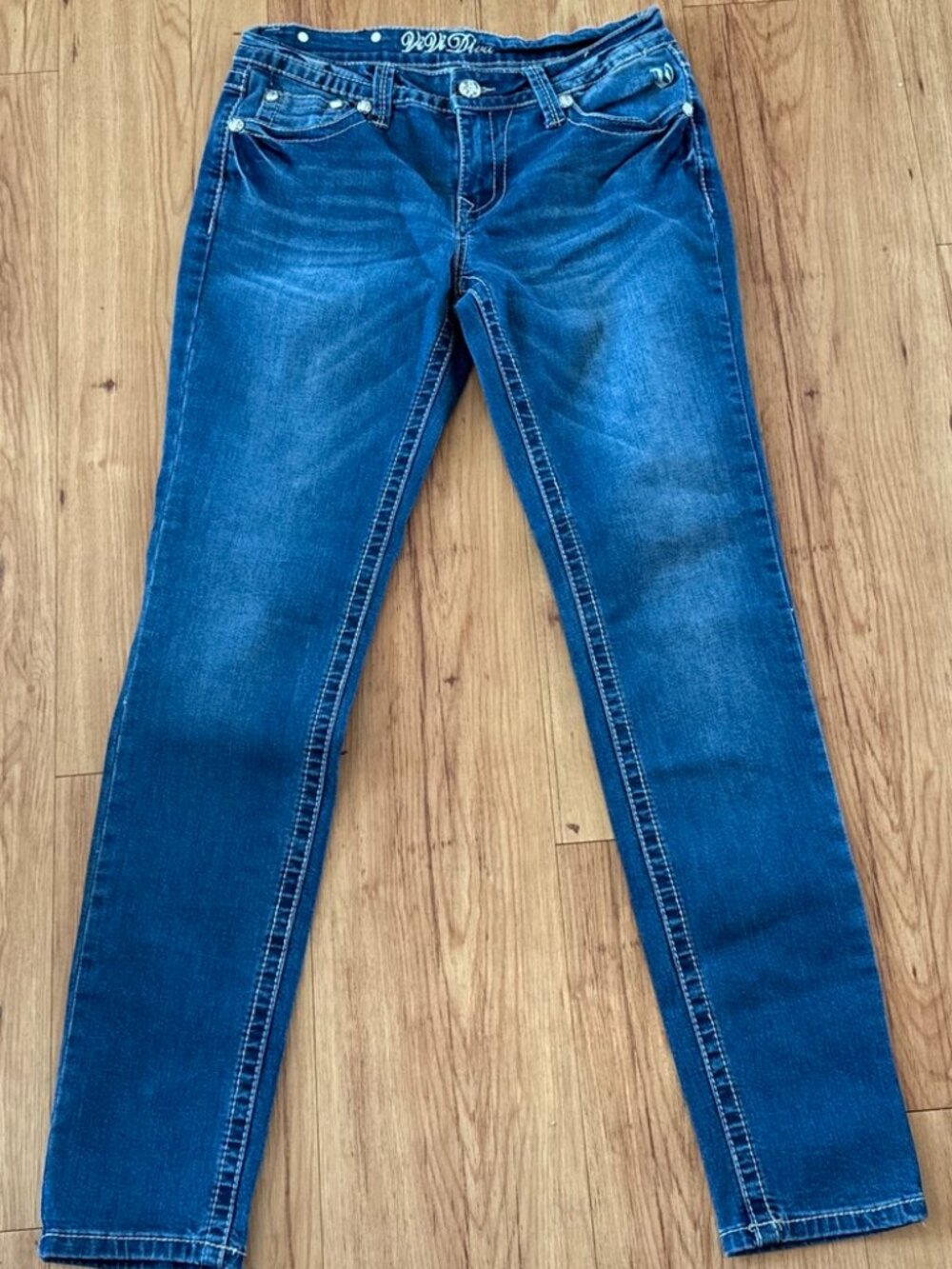 ViVi Diva Womens Size8/29 Blue Jeans, Pocket Flaps, Embellished, Thick Stitch